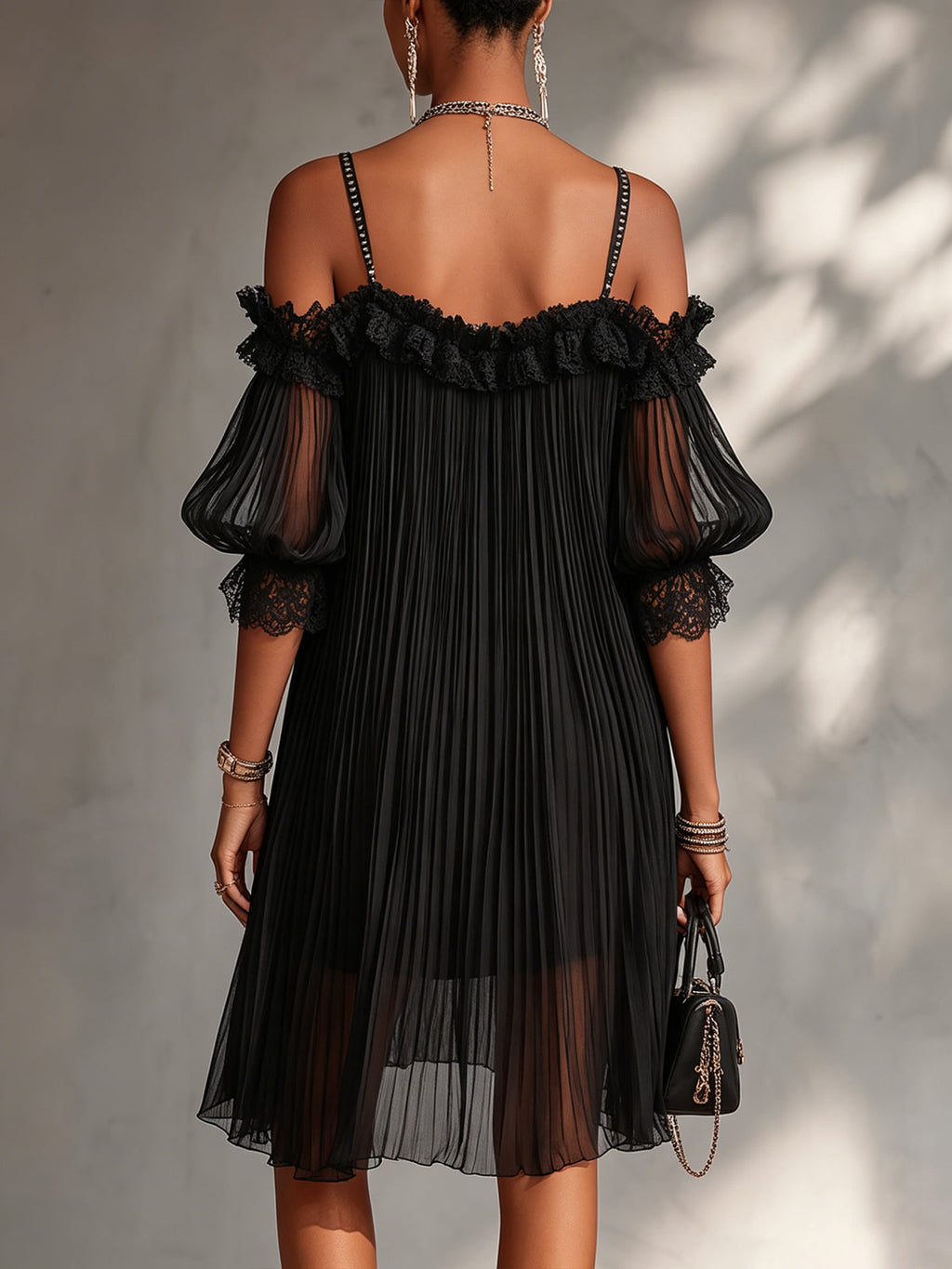 Camille | Mini Abito in Chiffon Nero a Spalle Scoperte con Bordo in Pizzo