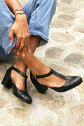 tacchi con tacco largo neri cinturino a T fibbia patchwork.