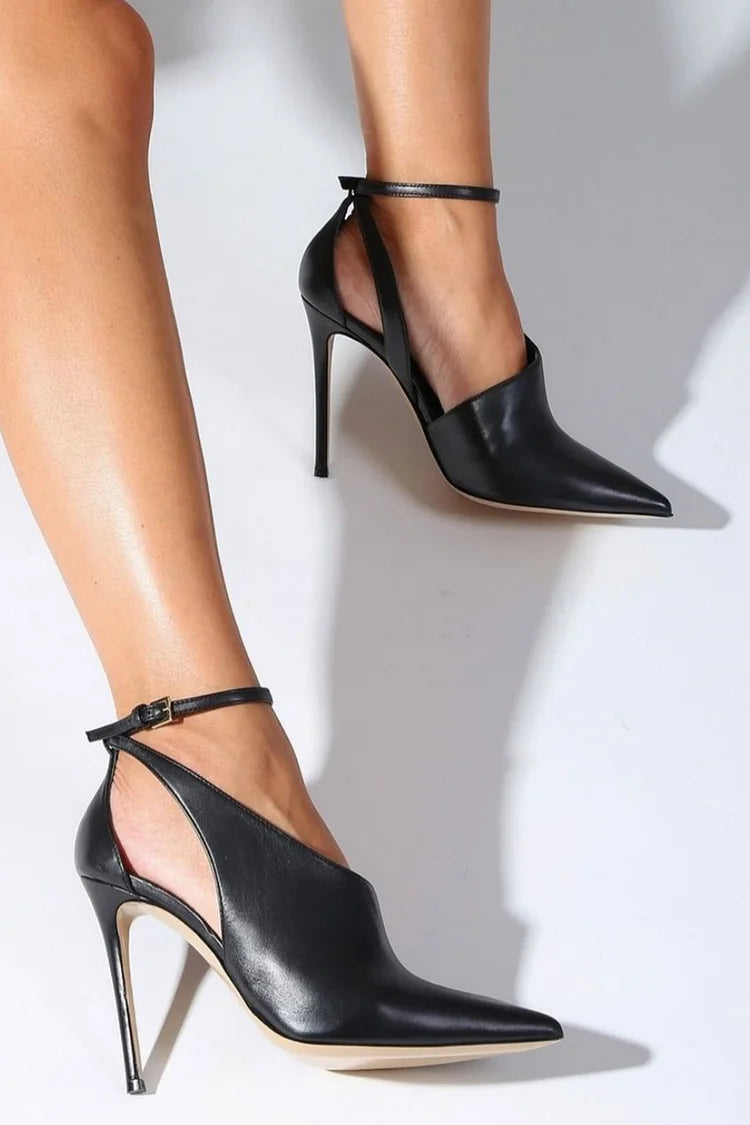 tacchi stiletto neri con cinturino alla caviglia fibbia e cut-out punta affusolata.