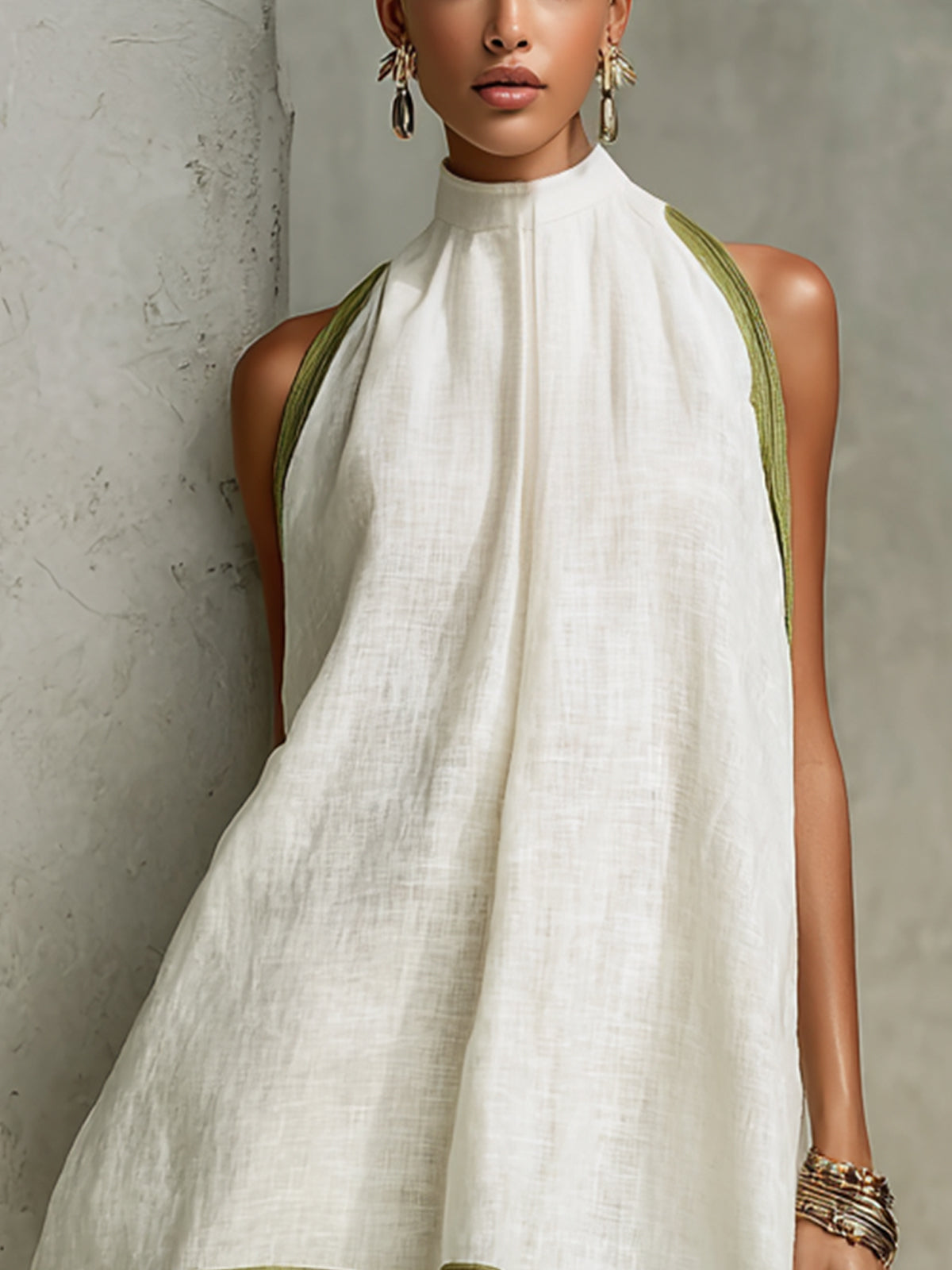 Agathe | Mini Abito a Trapezio Senza Maniche Bianco e Verde Oliva a Fiori